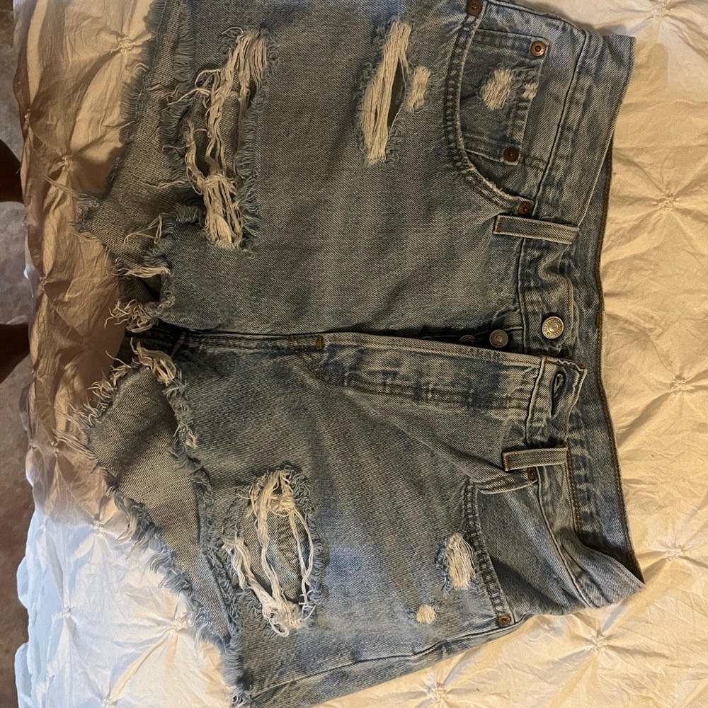 Sz 31 501 high waist Levi distressed short